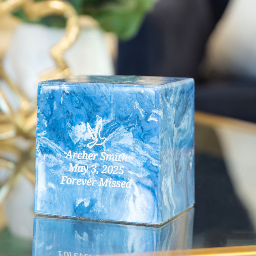 Aurora Keepsake Cube Urn