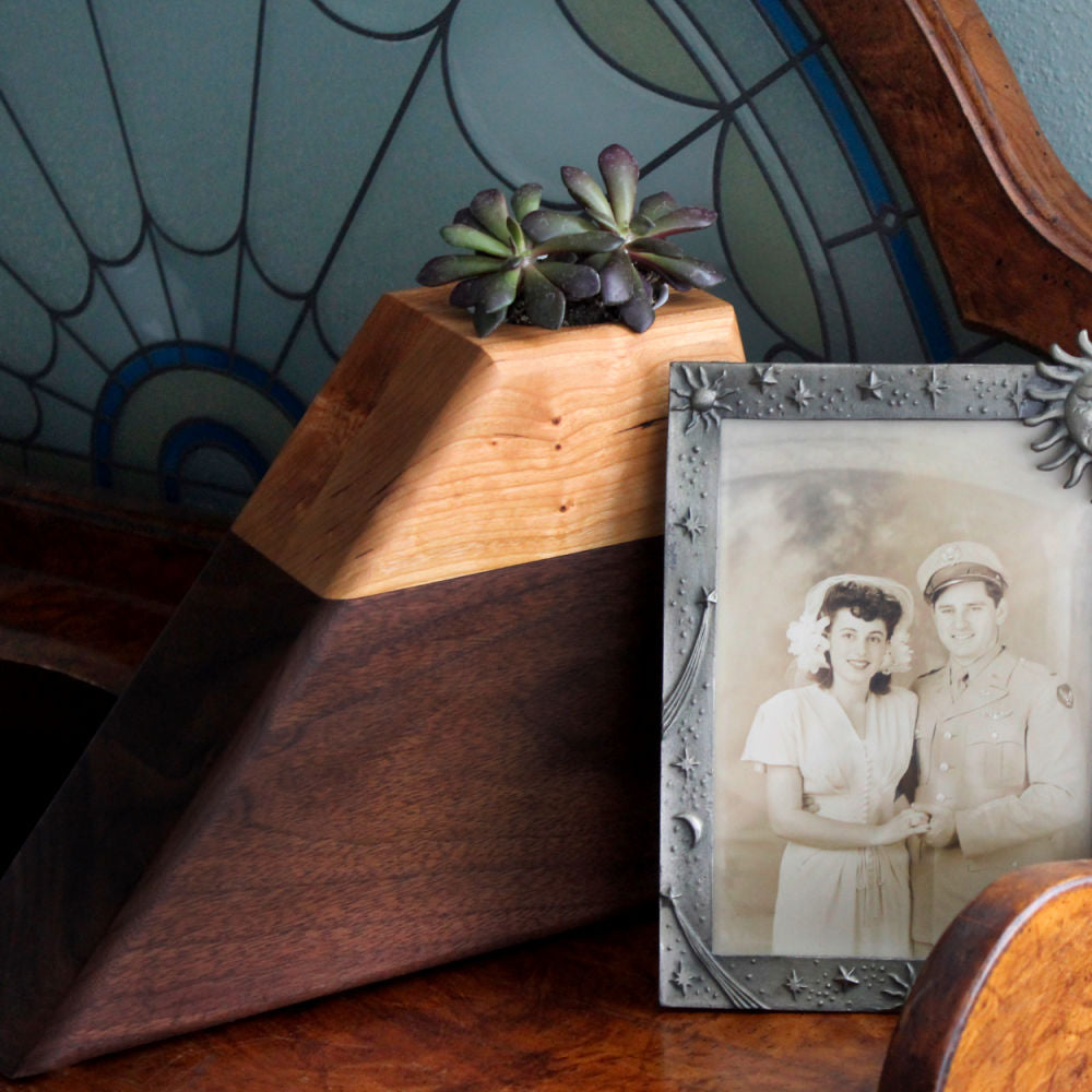 The Living Urn Planter - Cremation Society